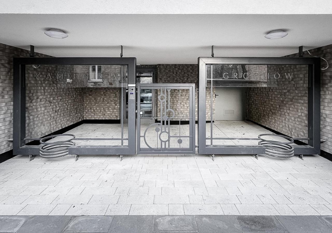 Apartament Sloneczny Kamienica Grochow With Free Parking Warschau Exterior foto
